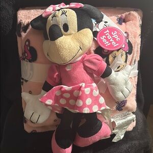 Disney Minnie Mouse Pink Plush Toy and Blanket Set